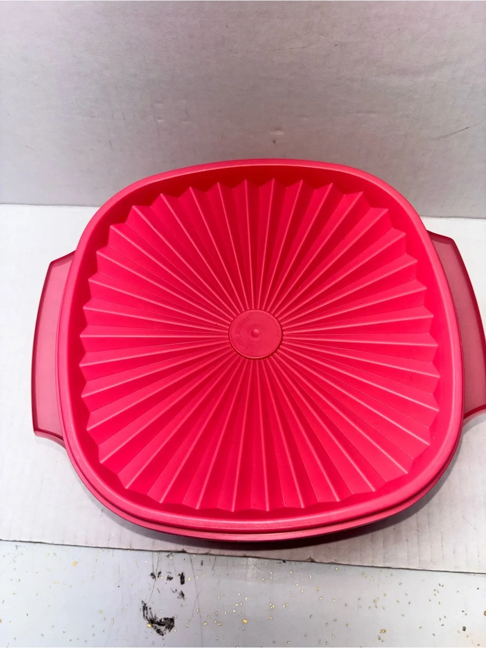 Tupperware servalier bowl
